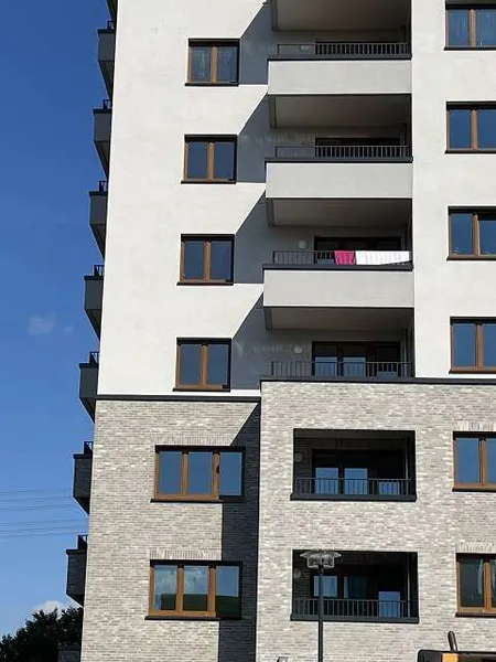 Wohnen mit Charakter: 3-Zimmer-Wohnung im 8. Obergeschoss — photo 1